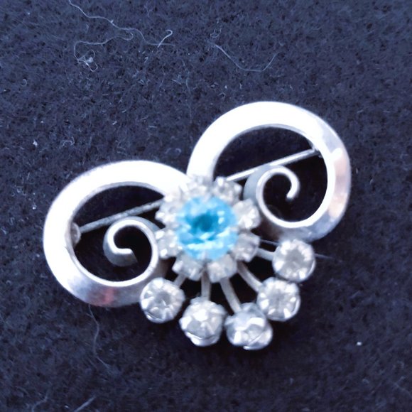 Magical Silver metal and Rhinestone Pin Brooch - Picture 1 of 1